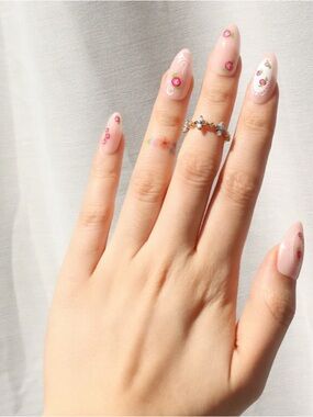 Nail Reformation De La Rosa Press-On Nails - Pink Pearl Gloss Medium Almond